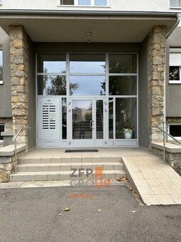 Ev.č. 00509 Exkluzivně nabízím k pronájmu světlý a prostorný