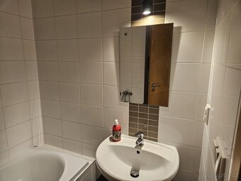 Prodej bytu 2+kk s terasou, garážovým stáním a sklepem – Pra