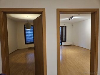 Prodej bytu 2+kk s terasou, garážovým stáním a sklepem – Pra