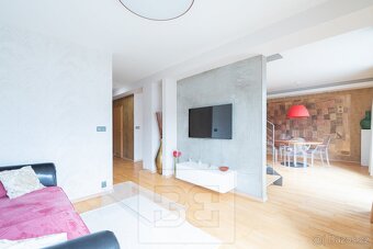 Ev.č. N09087 Nabízíme k dlouhodobému pronájmu výjimečný byt 