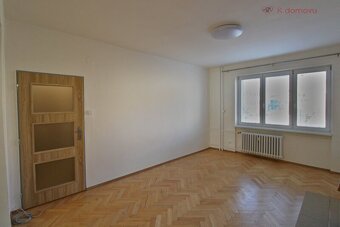 Nabízíme k pronájmu byt 2+1 s lodžií v Holešově na ulici Mas