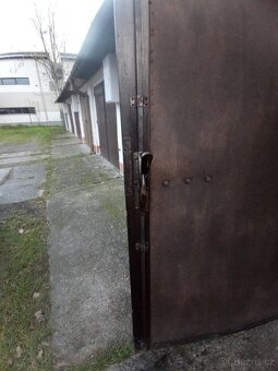Prostorná garáž v klidné lokalitě Otrokovice – Štěrkoviště Ú