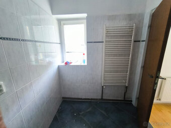 Pronajmu byt 4+1 o ploše cca 95 m2 ve 2.NP cihlového domu se