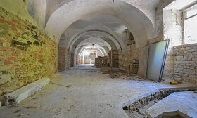 Prodej Areálu s Domem o využit. ploše cca 780m2 + 4.206m2 po