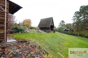Jen pár minut od Berouna, Kladna nebo Zličína a přesto úplně