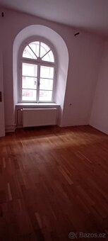 Pronajmu byt 3+1, Dlouhá Cheb, po rekonstrukci. Krásné místo