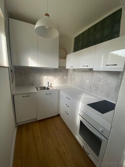 Nabízím k pronájmu byt 3+1 o velikosti 74 m2 v přízemí s vla
