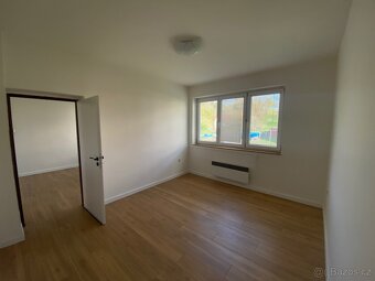 Nabízím k pronájmu byt 3+1 o velikosti 74 m2 v přízemí s vla