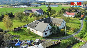 Nabízíme k prodeji rodinný dům, zemědělskou usedlost v klidn