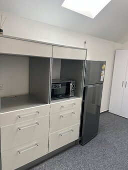 Pronajmeme plně vybavený apartmán v Holicích i krátkodobě - 