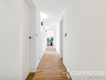 Hledáte dům, který nabízí:
- bydlení u Prahy - velkou zahrad