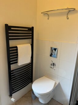 Pronajmeme plně vybavený apartmán v Holicích, 40 minut od Pr