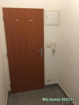 **Pronájem bytu 1+kk + patro 7 m and sup2;, Praha 9 Vysočany