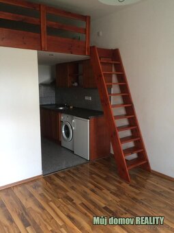 **Pronájem bytu 1+kk + patro 7 m and sup2;, Praha 9 Vysočany
