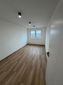 Nabízíme k pronájmu 3 atraktivní byty po kompletní a nadstan