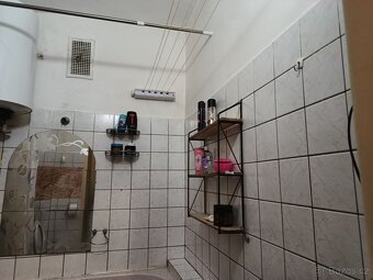 Nabízím byt k dlouhodobému pronájmu v samotném centru Chebu.