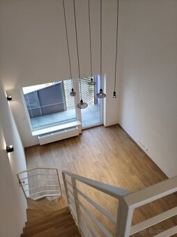 BEZ REALITKY : nabízím k dlouhodobému pronájmu moderní mezon