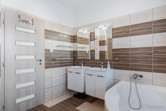 Exkluzivně nabízíme k prodeji rodinný dům 5+kk v obci Hrušov