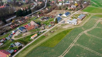 Exkluzivně nabízíme k prodeji zasíťovaný stavební pozemek o 