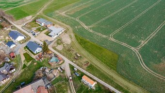 Exkluzivně nabízíme k prodeji zasíťovaný stavební pozemek o 