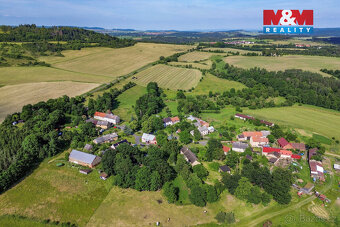 Nabízíme k prodeji pozemek o rozloze 1377 m² v klidné části 