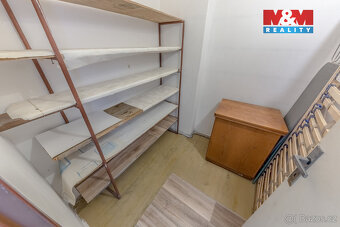 Nabízíme k prodeji prostorný byt 2+1 o užitné ploše 64 m² v 