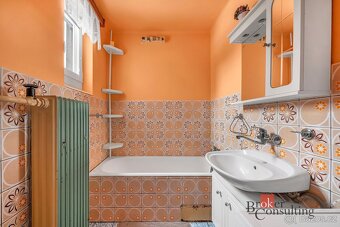 Prodej rodinného domu, 2 byty, pozemek 2837 m², garáž, Vysok