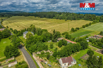 Nabízíme k prodeji objekt s podlahovou plochou 300 m² vedený