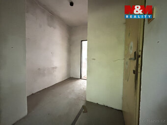 Nabízíme k prodeji prostorný objekt v centru obce Lodhéřov, 