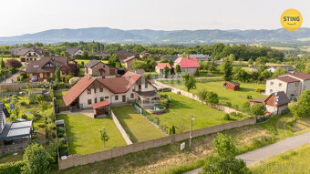 Nabízíme k prodeji patrový, nepodsklepený rodinný dům o veli