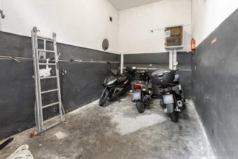 Nabízíme k pronájmu prostorný byt o dispozici 3+kk, který se