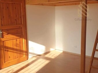 Nabízíme k pronájmu světlý byt o dispozici 1+1 a výměře 40,2