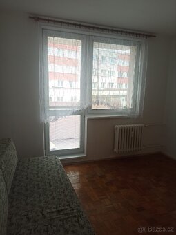 Pronajmu částečně zařízený (dle domluvy)1+1 33m2 s lodžií(4.