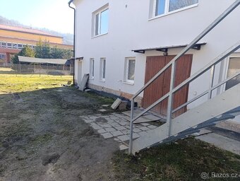 Nabízíme k pronájmu dvě bytové jednotky v cihlovém dome.Horn