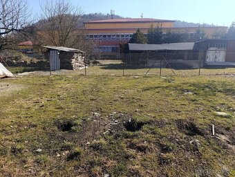 Nabízíme k pronájmu dvě bytové jednotky v cihlovém dome.Horn