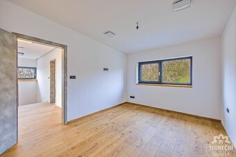 Nabízím na prodej nadstandardní rodinný dům s dispozicí 5+kk