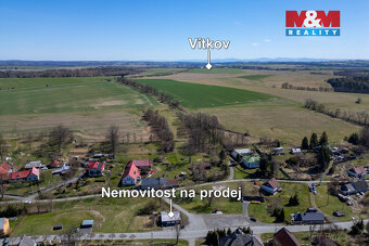 Nabízíme k prodeji cihlovou komerční nemovitost o užitné plo