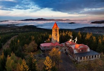 Krásný samostatný atypický apartmán (samostatný objekt s vla
