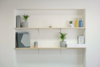 Kancelář se skládá ze 3 průchozích mistností (přístup pouze 
