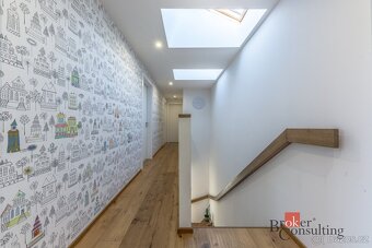 Moderní dům 5kk, 140 m2, pozemek 1.005 m2, v harmonii s přír