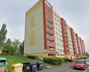 Nabízíme k pronájmu byt o dispozici 2+kk s lodžií a výměře 6