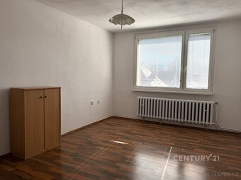 Nabízíme exkluzivně k pronájmu slunný byt 3+1 s balkónem, kt