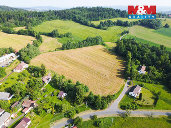 Nabízíme prodej pozemku o celkové výměře 5000 m² v klidné čá