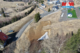 Nabízíme k prodeji pozemek o rozloze 1666 m² v žádané lokali