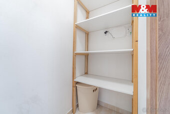 Nabízíme k prodeji světlý byt 2+kk o užitné ploše 50 m² v kl