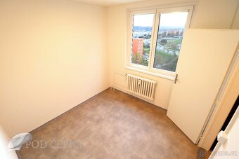 Nabízíme k pronájmu byt s dispozici 4+1 (neprůchozí pokoje),