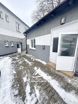 Ev.č. 00429 Nabízíme k pronájmu udržovaný komerční prostor o