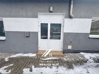 Ev.č. 00429 Nabízíme k pronájmu udržovaný komerční prostor o