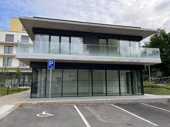 Pronájem obchodního prostoru v developerském projektu GOLF R