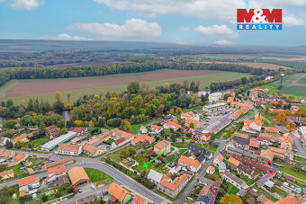 Unikátní stavební pozemek 1 132 m² v malebných Košticích u L